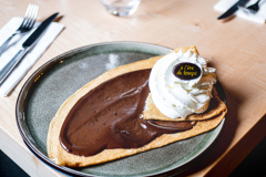 À l'ère du temps restaurant - crêpe au chocolat.
